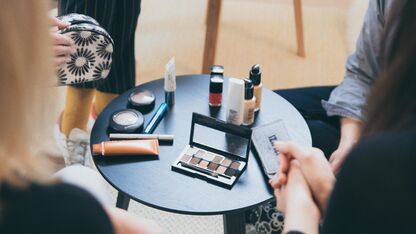Top 10 budget make-up producten die beter zijn dan luxe merken